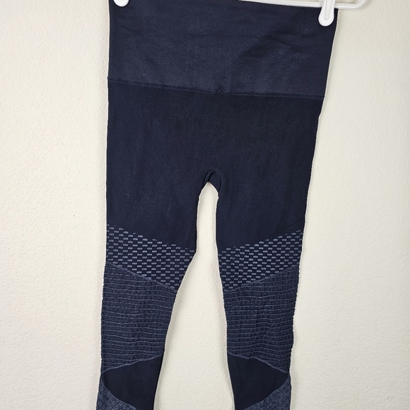 SPANX Look At Me Now Seamless Moto Leggings Indigo Sky Size M - Picture 5 of 14